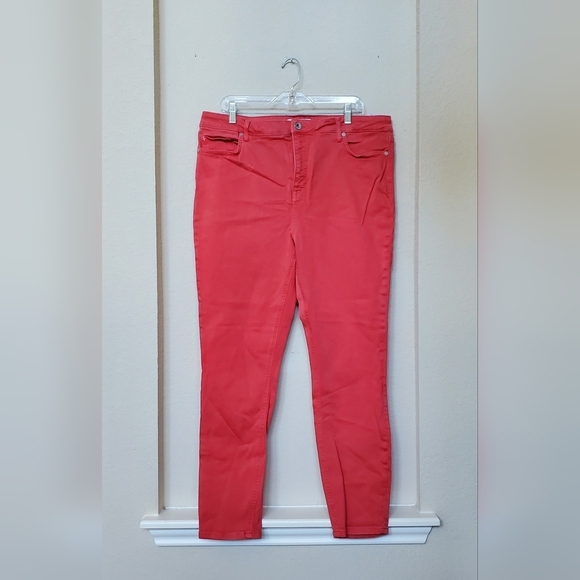 Vineyard Vines Denim - Vineyard Vines High Rise Skinny Jeans.  Size 33